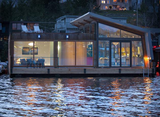 floating home