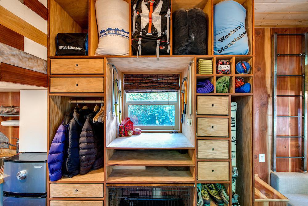 tiny house bedroom